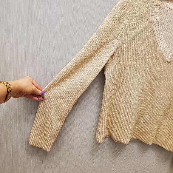 St. JOHN  Deep V-neck Sweater Ribbed w/ Metallic Threads Size S - Like NEW! - Picture 4 of 11